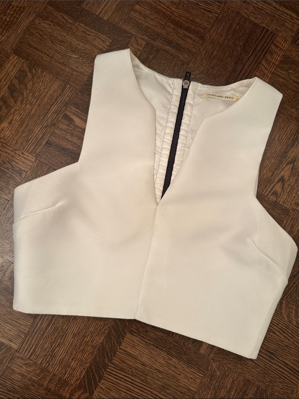 White Crop top V-Neck Tank size Small